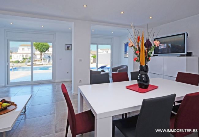 Villa in Empuriabrava - LV03 FRESER