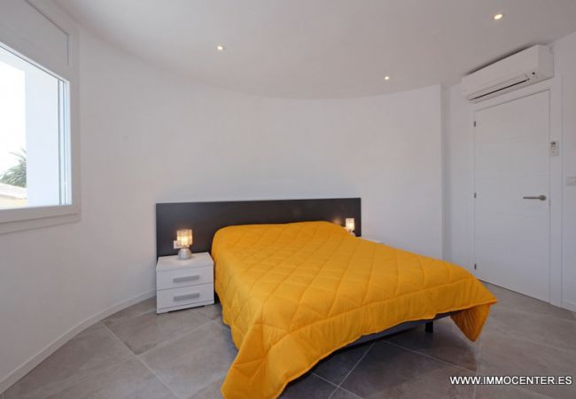 Villa in Empuriabrava - LV03 FRESER