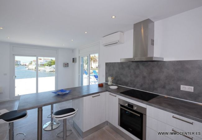 Villa in Empuriabrava - LV04 FRESER