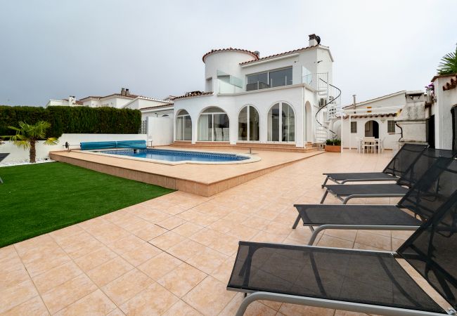 Villa in Empuriabrava - LV23 FRANCOLI