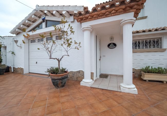 Villa in Empuriabrava - LV34 carmenço