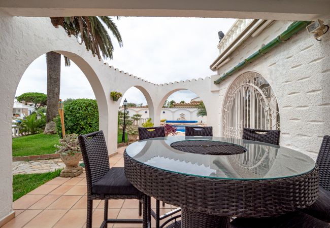 Villa in Empuriabrava - LV34 carmenço