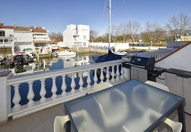 Herenhuis in Empuriabrava - LV36 PORT RHODAS