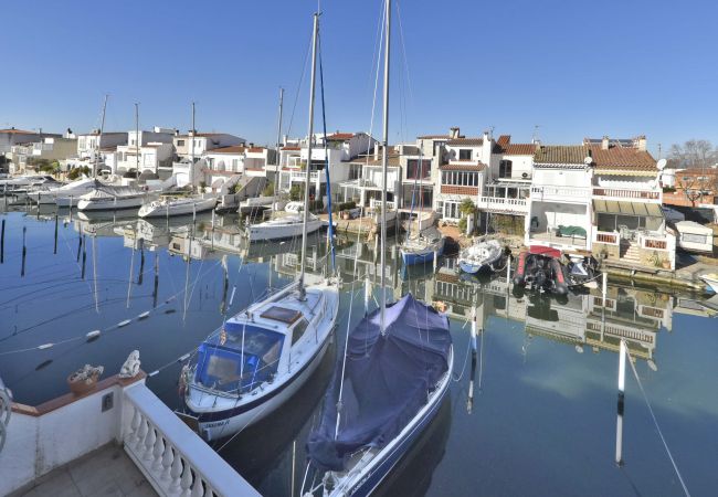 Herenhuis in Empuriabrava - LV36 PORT RHODAS