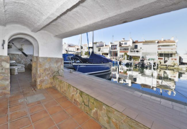 Herenhuis in Empuriabrava - LV36 PORT RHODAS