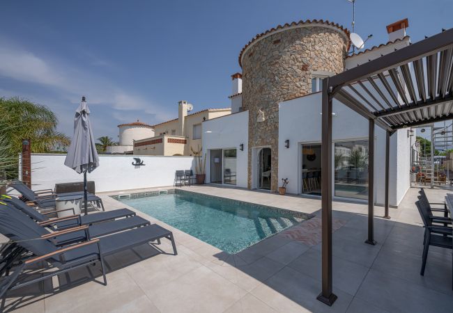 Villa in Empuriabrava - LV37 EBRE 29