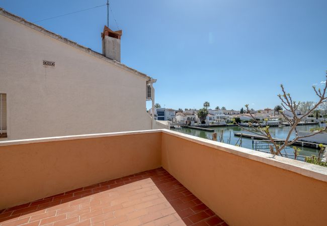 Villa in Empuriabrava - LV30 LLOBREGAT 24