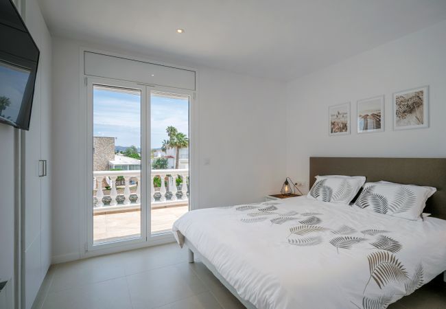 Villa in Empuriabrava - LV35 EMPURIES C