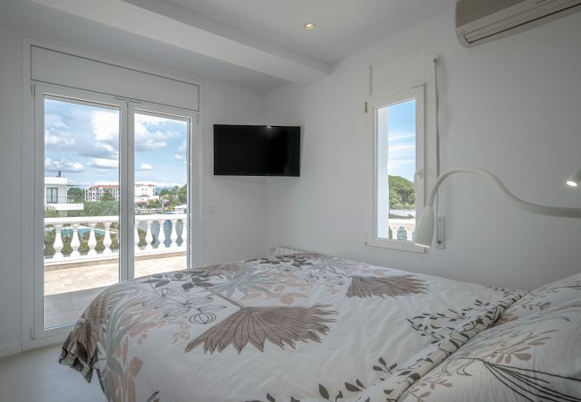 Villa in Empuriabrava - LV35 EMPURIES C