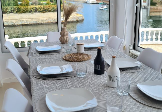 Villa in Empuriabrava - LV35 EMPURIES C