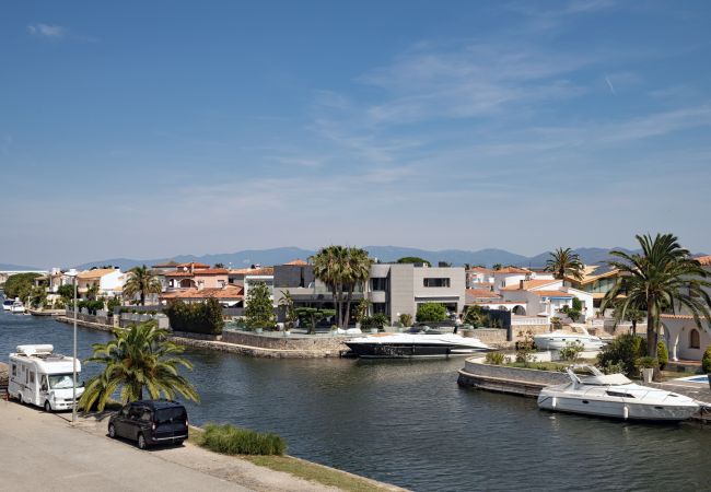 Herenhuis in Empuriabrava - LV40 PORT EMPORDA