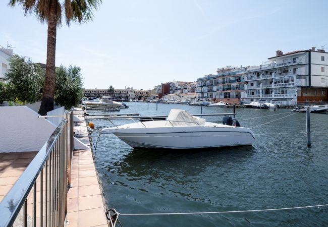 Herenhuis in Empuriabrava - LV40 PORT EMPORDA