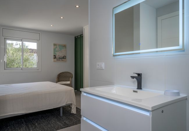 Villa in Empuriabrava - ILH03 MONTSENY