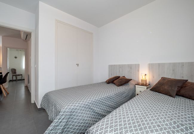 Appartement in Empuriabrava - ILA24