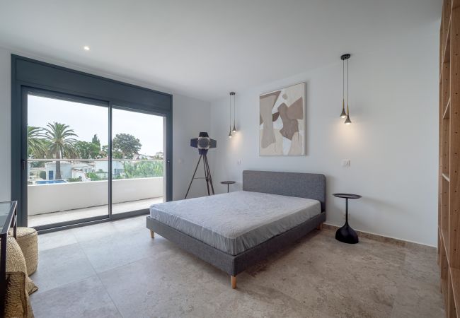 Villa in Empuriabrava - LV21 CAP RAS