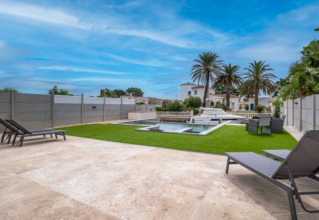 Villa in Empuriabrava - LV21 CAP RAS