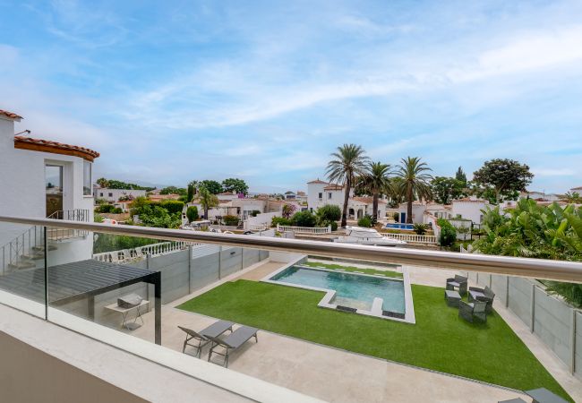Villa in Empuriabrava - LV21 CAP RAS